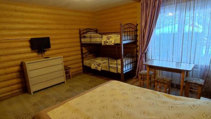 آپارتمان خانوادگی, Mini Hotel Zakrut