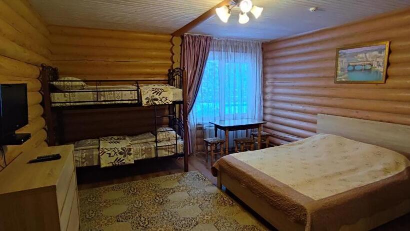 آپارتمان خانوادگی, Mini Hotel Zakrut