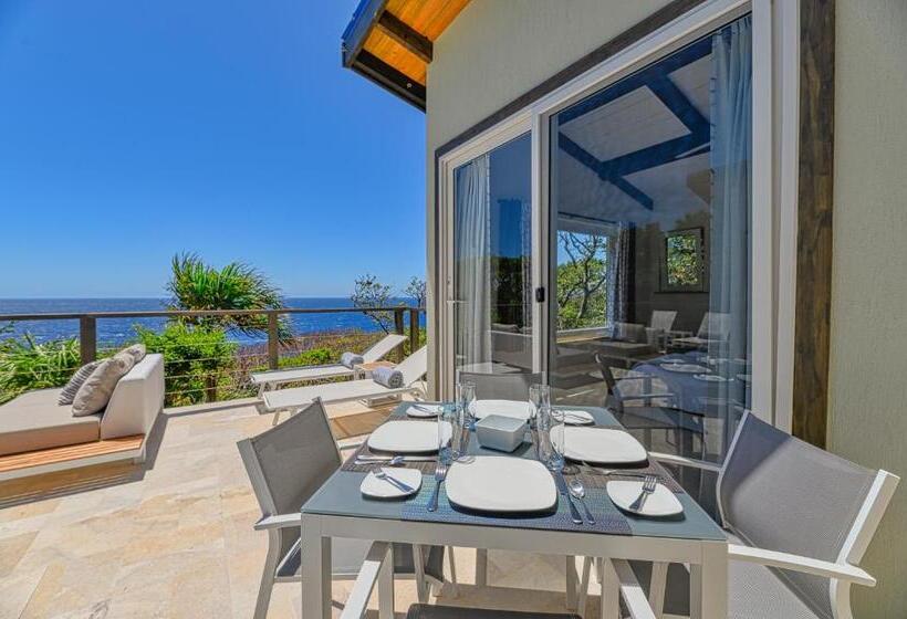 ویلای سوپریور 1 خوابه, Villa Topaz Above West Bay With 360 Degree Views!