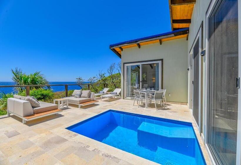 ویلای سوپریور 1 خوابه, Villa Topaz Above West Bay With 360 Degree Views!