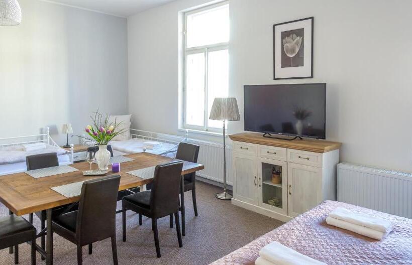 غرفة عائلية, Penzion Apartmány Hradební