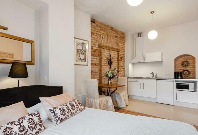 スタンダードスタジオ, Stepono Apartments