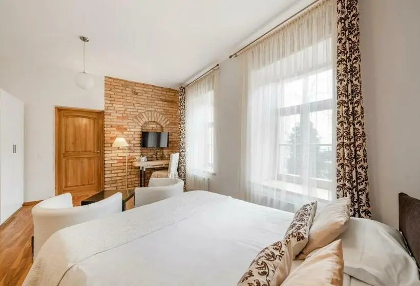 استودیوی استاندارد, Stepono Apartments