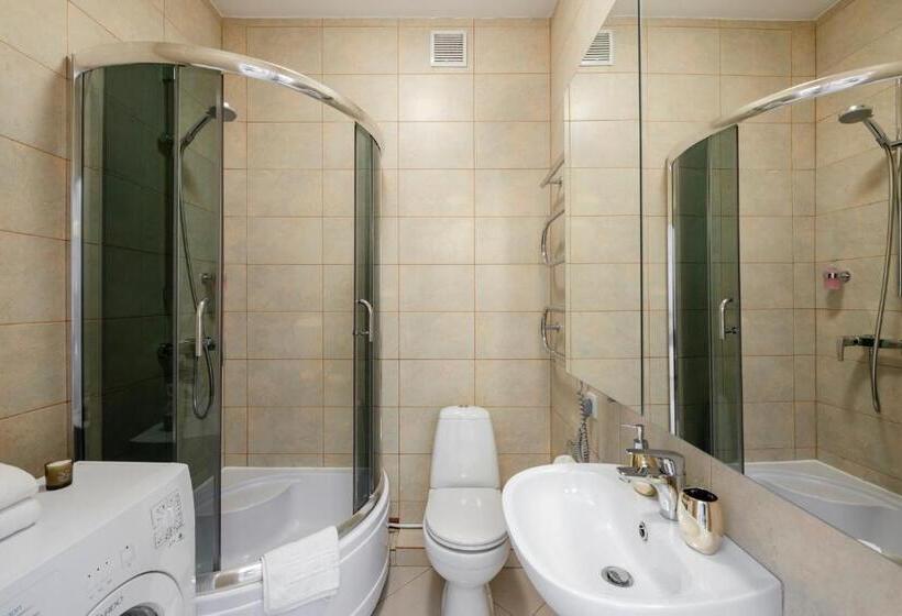 スーペリアスタジオ, Stepono Apartments