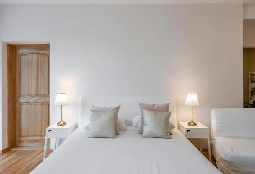 استودیوی لوکس, Stepono Apartments