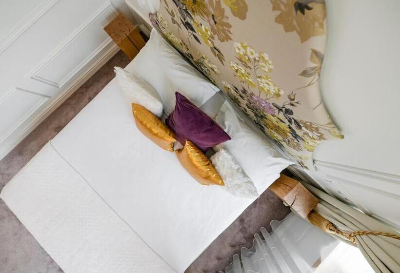 スタンダードルーム, Stepono Apartments