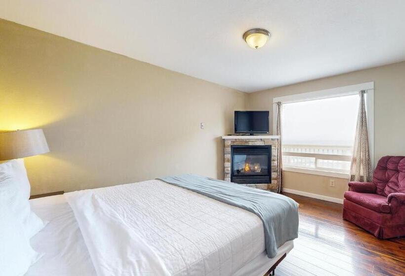 شقة غرفة واحدة, The Whale At Sandstone Point