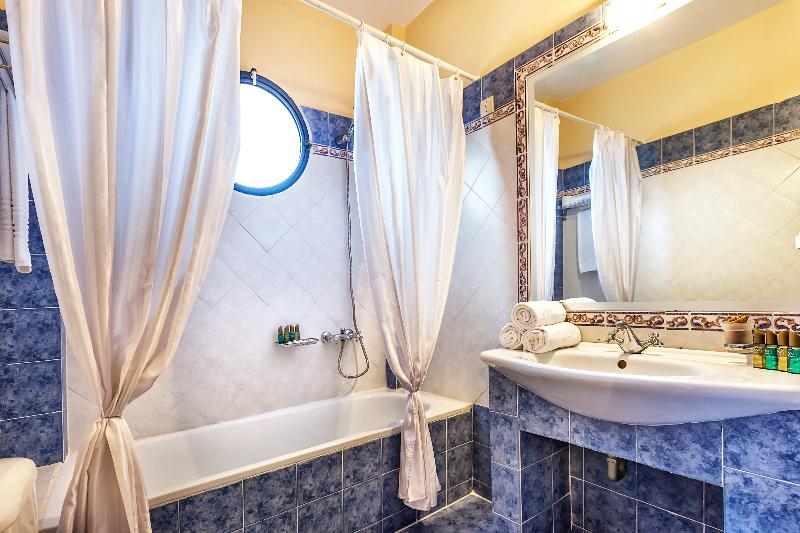 Семейный Номер, Atrium Hotel