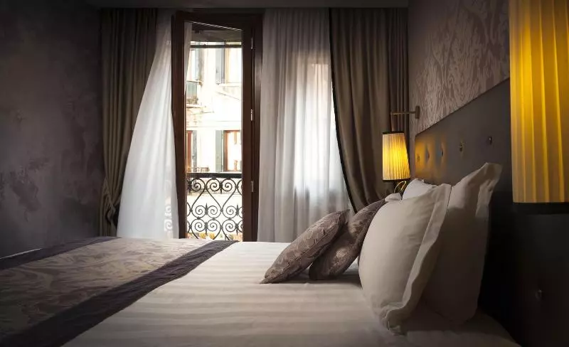 اتاق استاندارد سه نفره, Arcadia Boutique
