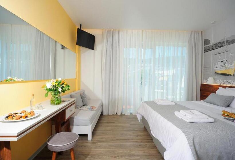Quarto Superior, Atrium Ambiance