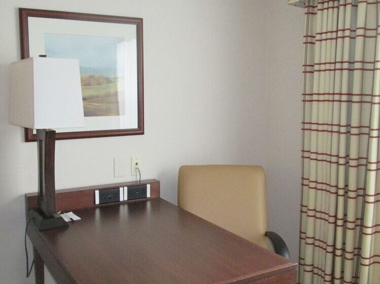 סוויטה עם ג'קוזי, Country Inn & Suites By Radisson, Calgary Northeast