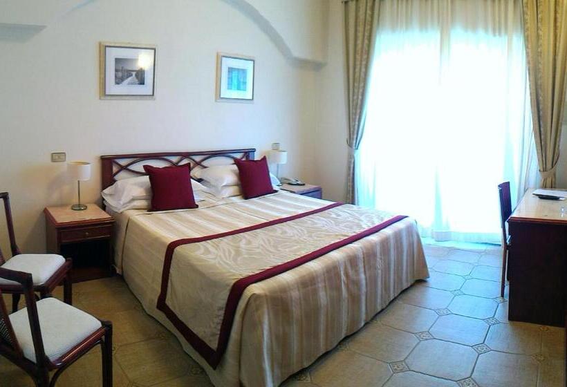Номер Superior Вид на Море, Grand Hotel Gallia