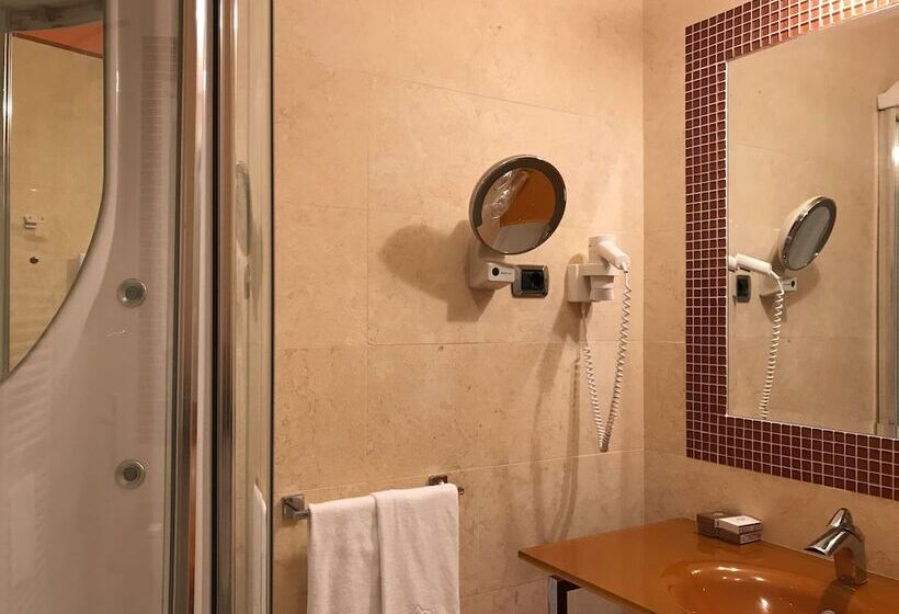 חדר סטנדרט יחיד, Greif