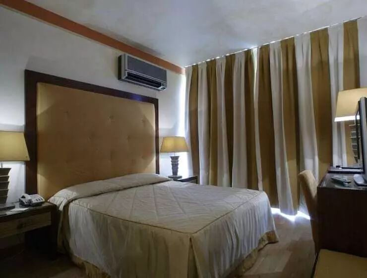 اتاق استاندارد یک نفره, Greif