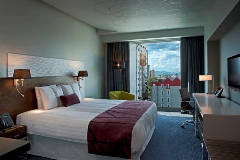 סוויטת ג'וניור, Greif