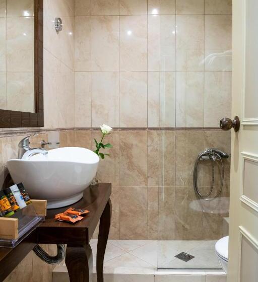 스탠다드 트리플 룸, Halepa