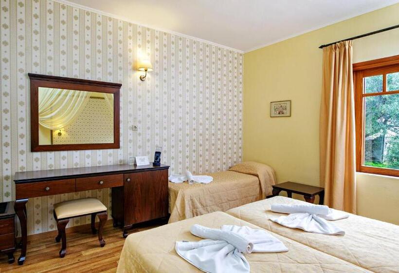 스탠다드 트리플 룸, Halepa