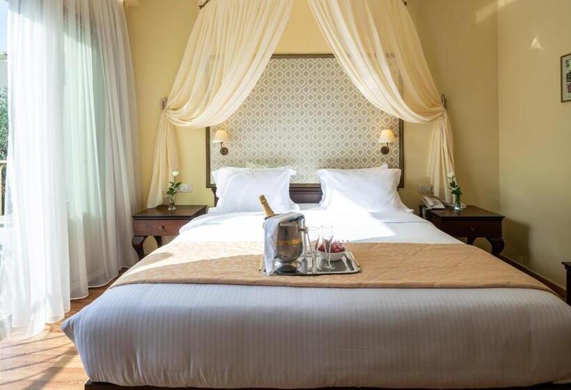 이코노미 룸, Halepa