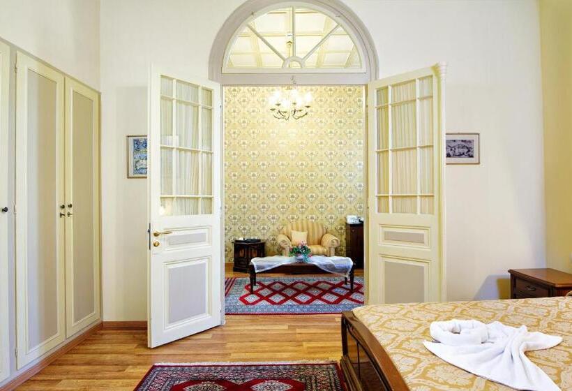 이그제큐티브 스위트, Halepa