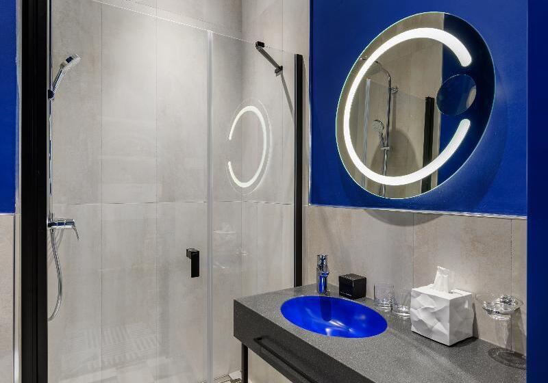 스탠다드 룸, Halepa