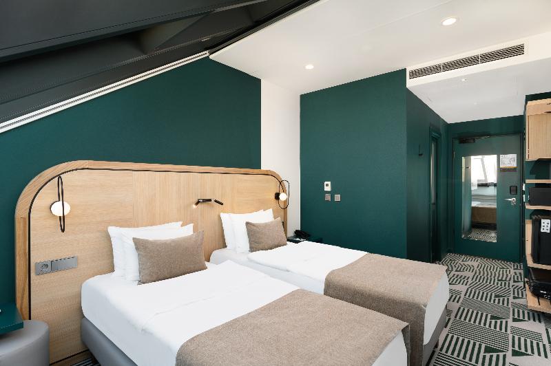 스탠다드 룸, Halepa