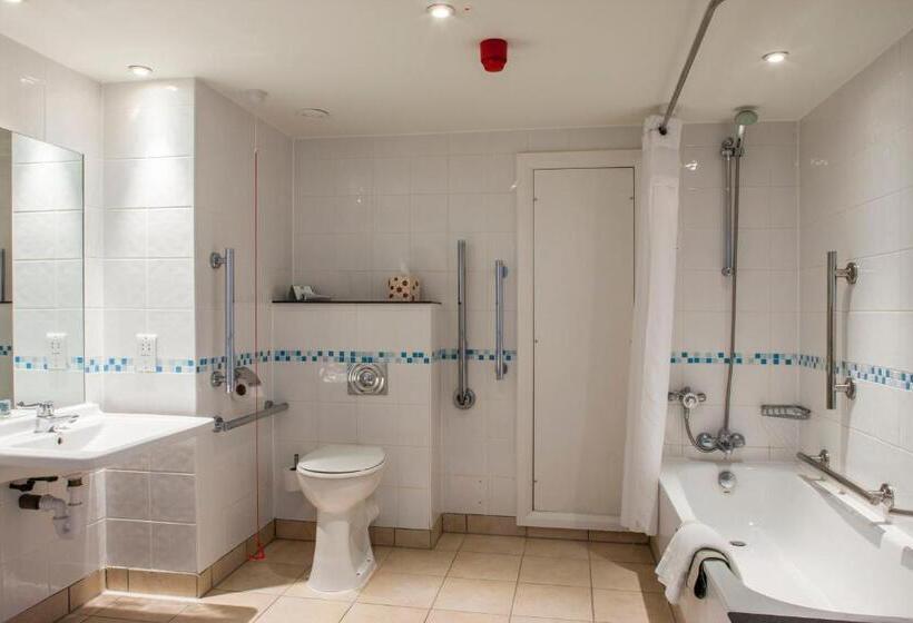 اتاق استاندارد با تخت دوبل برای معلولان, Holiday Inn Ipswich, An Ihg