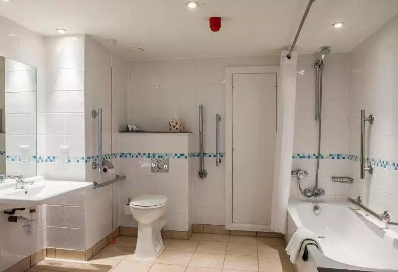 身障者適用ダブルベッド付きスタンダードルーム, Holiday Inn Ipswich, An Ihg