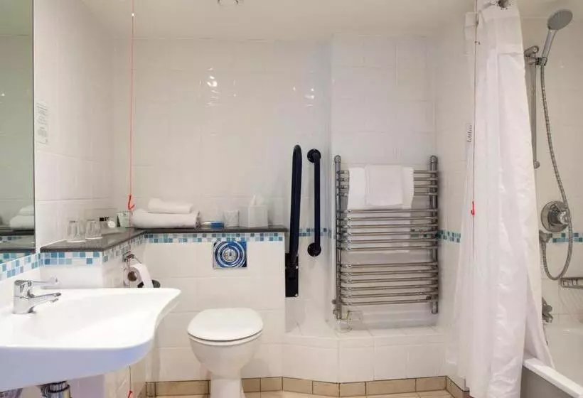身障者適用ダブルベッド付きスタンダードルーム, Holiday Inn Ipswich, An Ihg