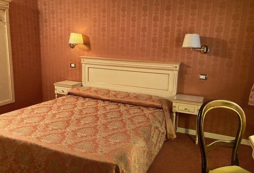 اتاق استاندارد, Lanterna Di Marco Polo
