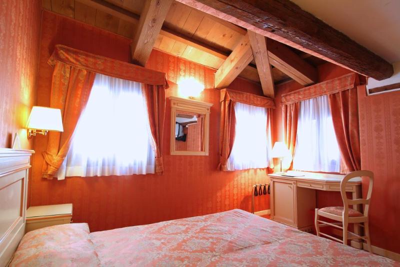 Superior Room, Lanterna Di Marco Polo