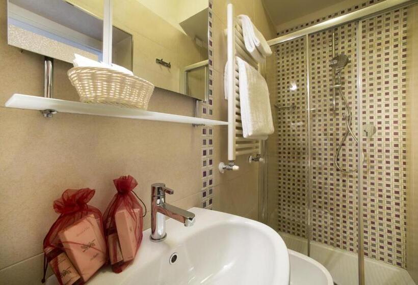 اتاق لوکس, Montreal