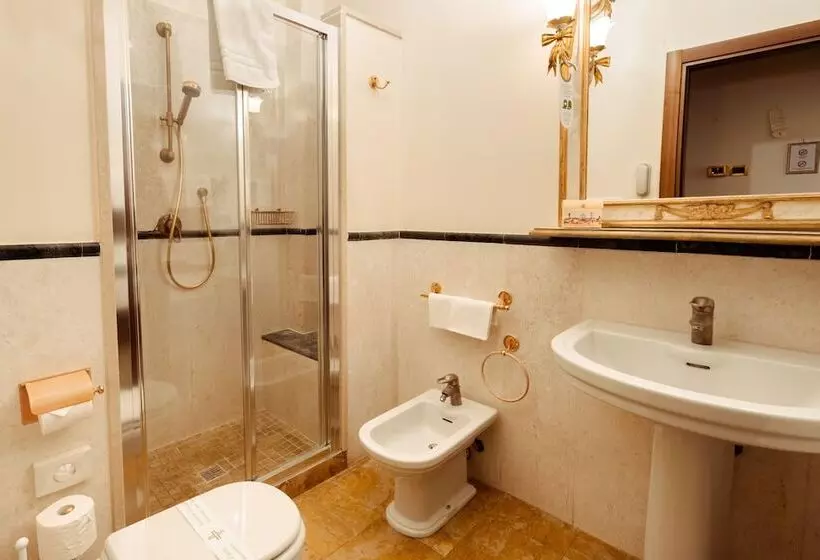 اتاق استاندارد سه نفره, Palazzo Alexander
