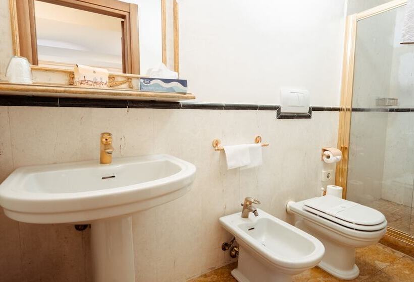 Семейный Номер, Palazzo Alexander