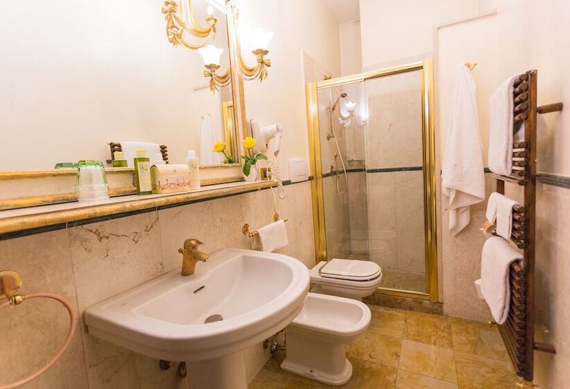 Семейный Номер, Palazzo Alexander