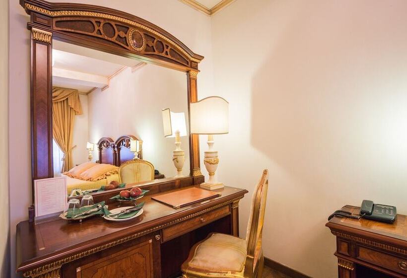 Семейный Номер, Palazzo Alexander