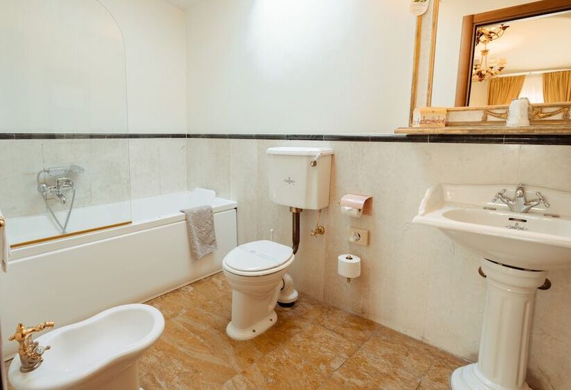 Полулюкс, Palazzo Alexander