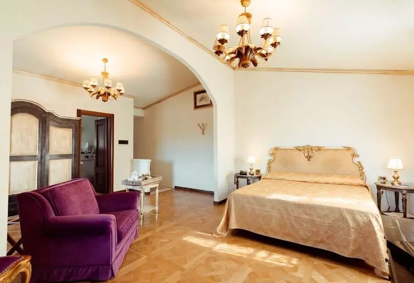 سوییت جونیور, Palazzo Alexander