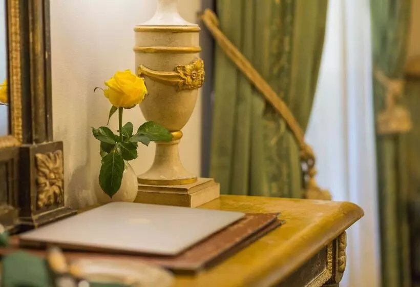 سوییت جونیور با بالکن, Palazzo Alexander
