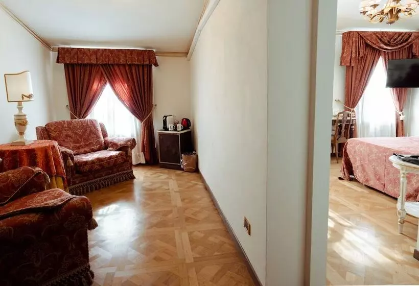 سوییت جونیور با بالکن, Palazzo Alexander