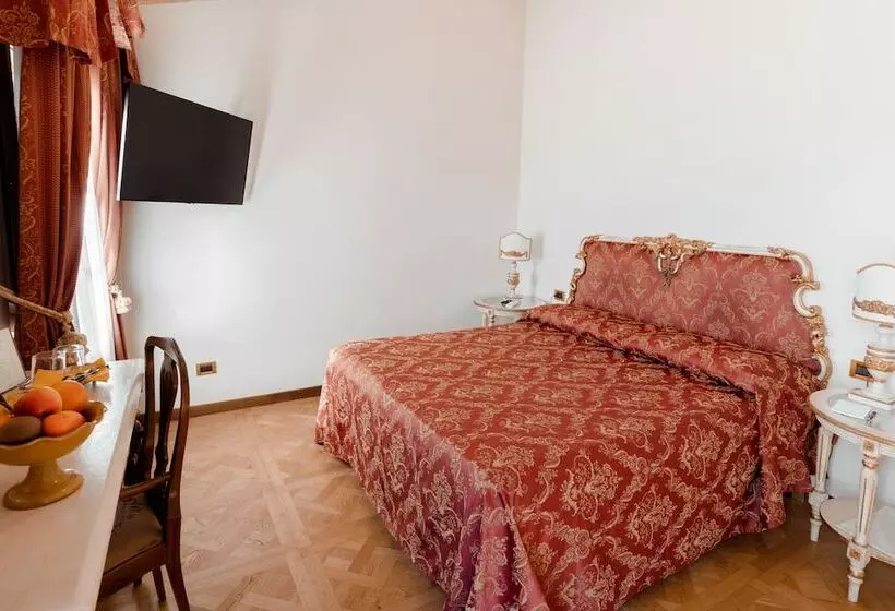 سوییت جونیور با بالکن, Palazzo Alexander