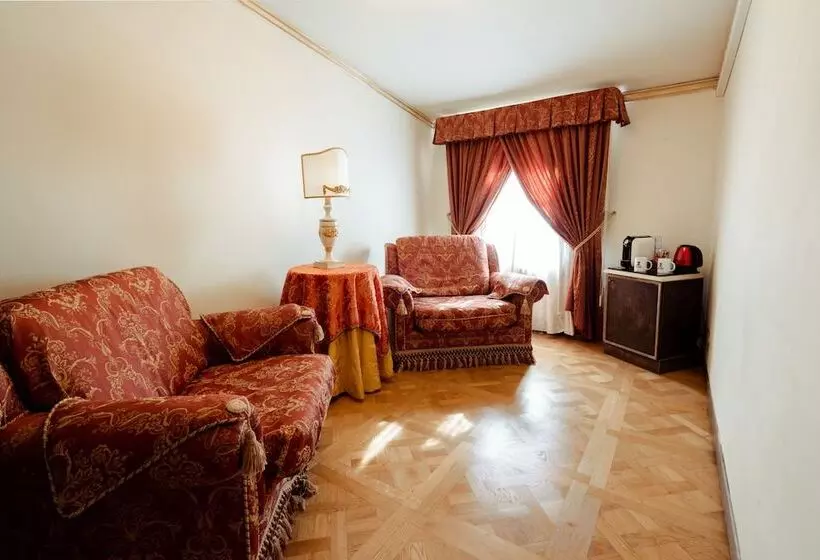 سوییت جونیور با بالکن, Palazzo Alexander