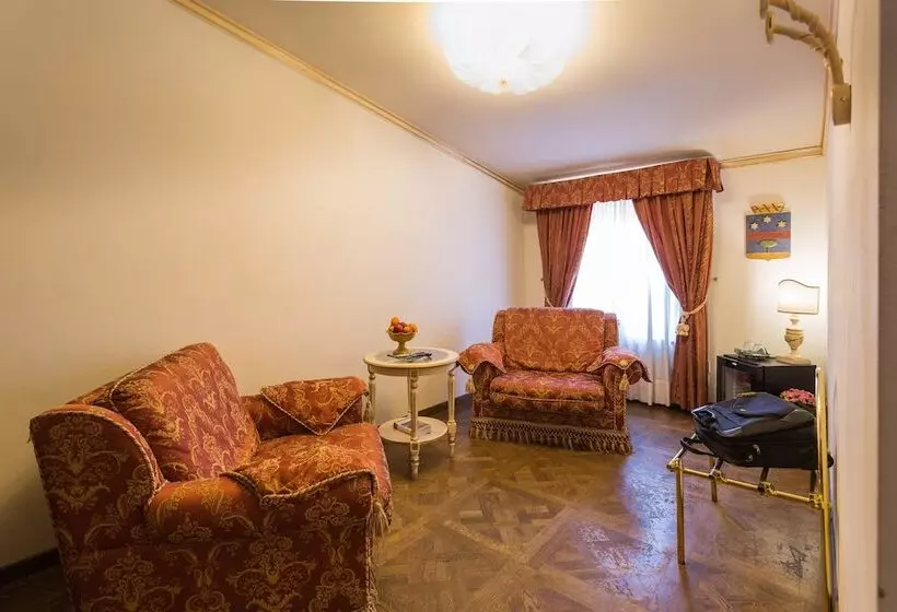 سوییت جونیور با بالکن, Palazzo Alexander