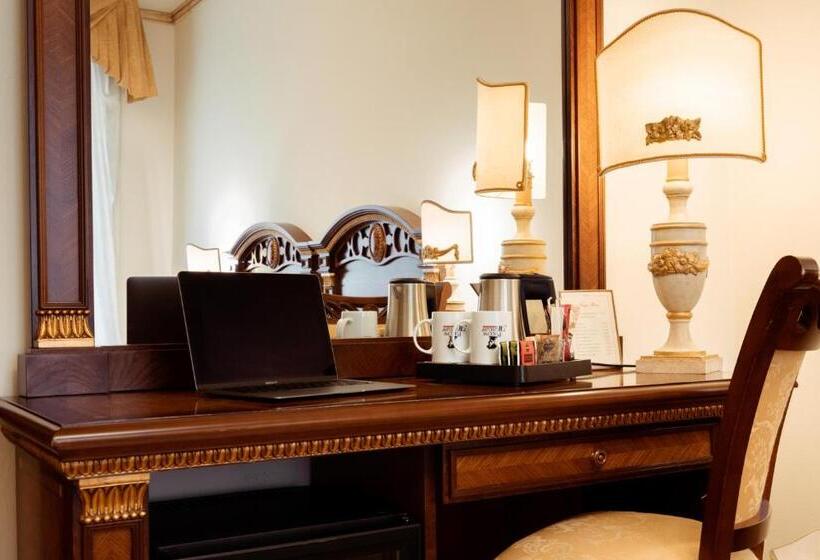 Семейный Номер, Palazzo Alexander