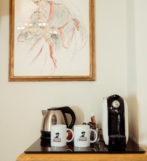 Полулюкс, Palazzo Alexander