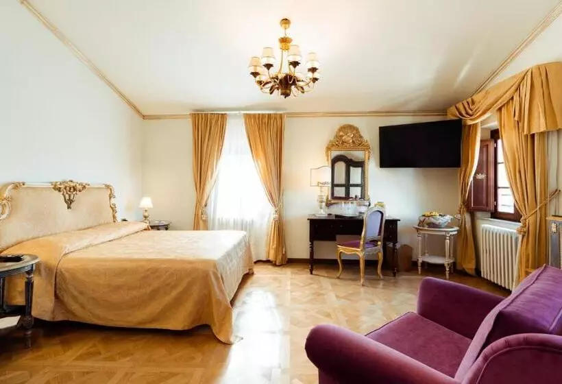 سوییت جونیور, Palazzo Alexander
