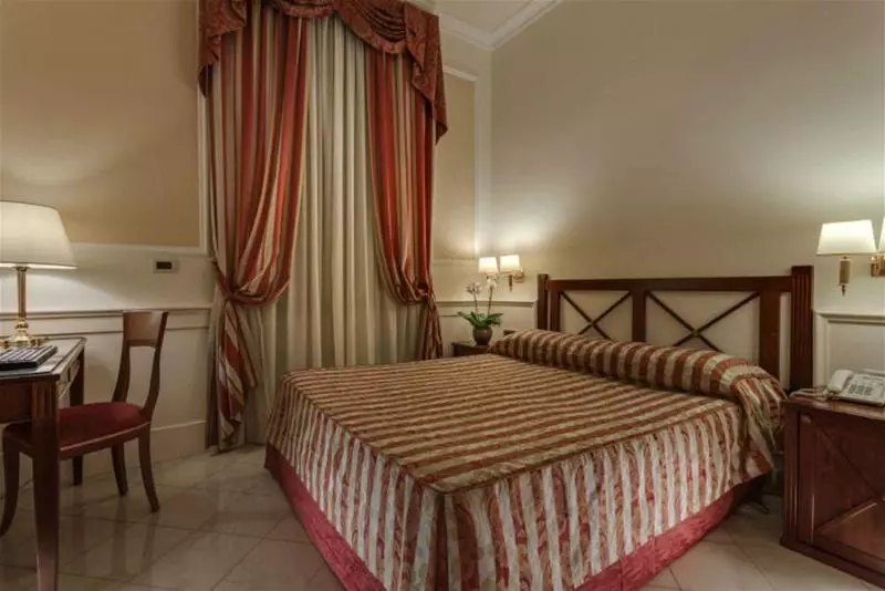 اتاق لوکس, Palazzo Cardinal Cesi