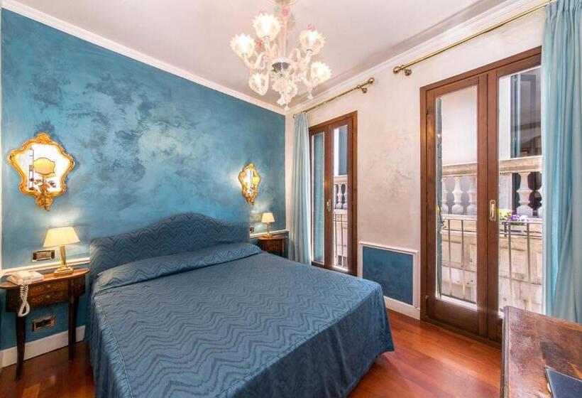 اتاق استاندارد, Pantalon