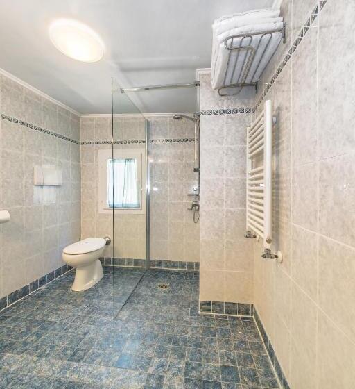 اتاق استاندارد چهار تخته, Pantalon