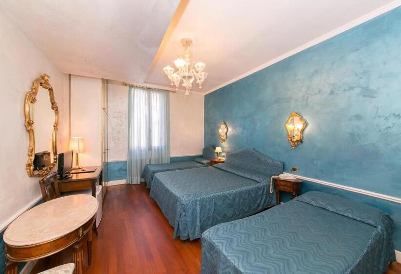 اتاق استاندارد چهار تخته, Pantalon