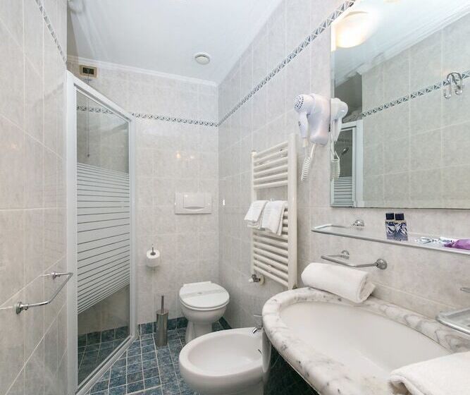 اتاق استاندارد, Pantalon